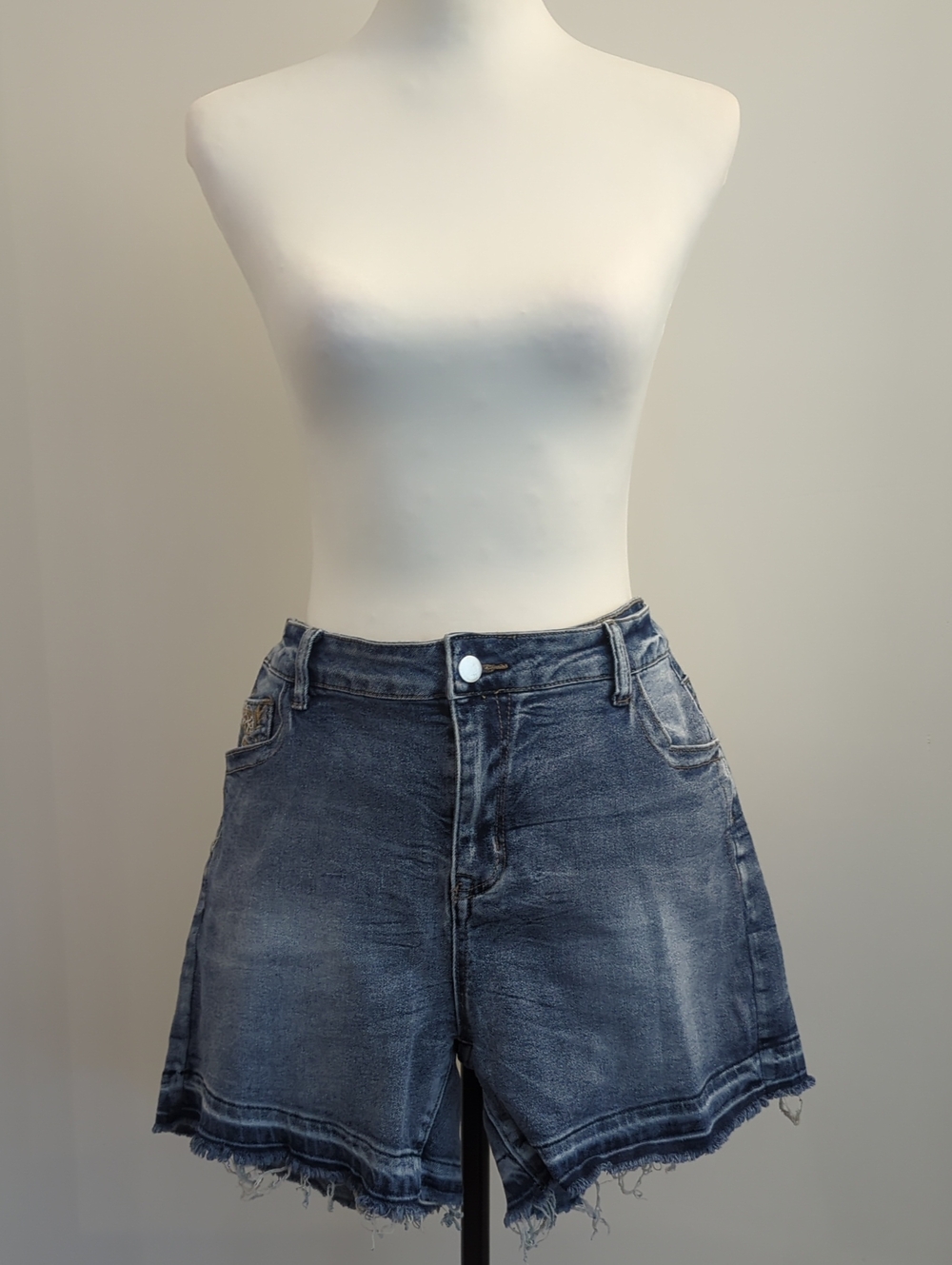 Grace in LA Western Steer Head Embroidered Frayed Denim Shorts SIZE XXL